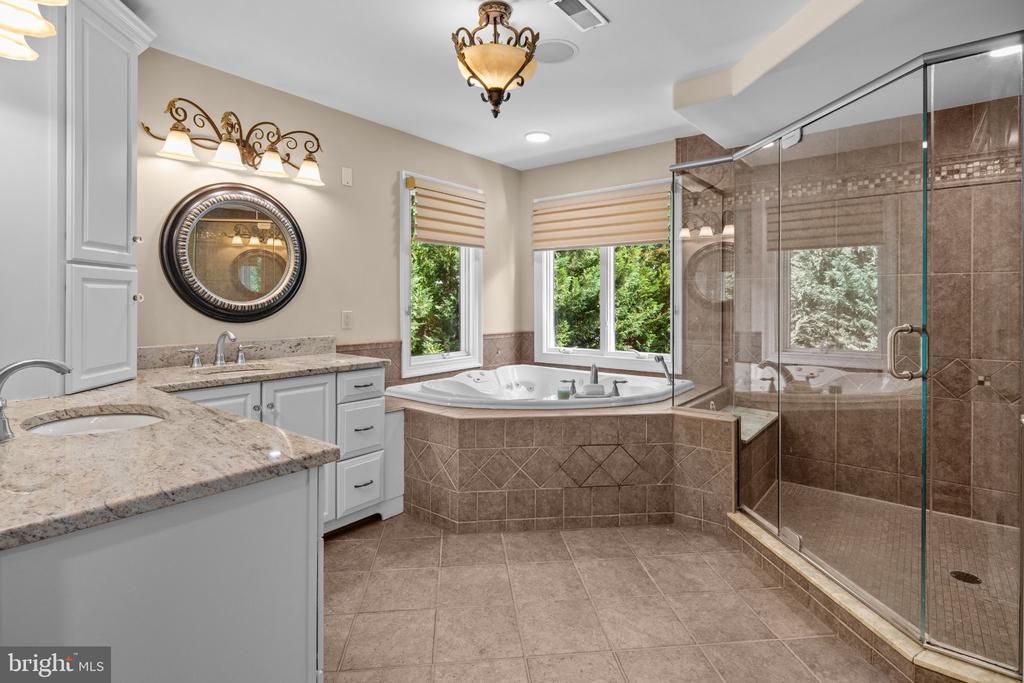 201 BLUE HERON COURT