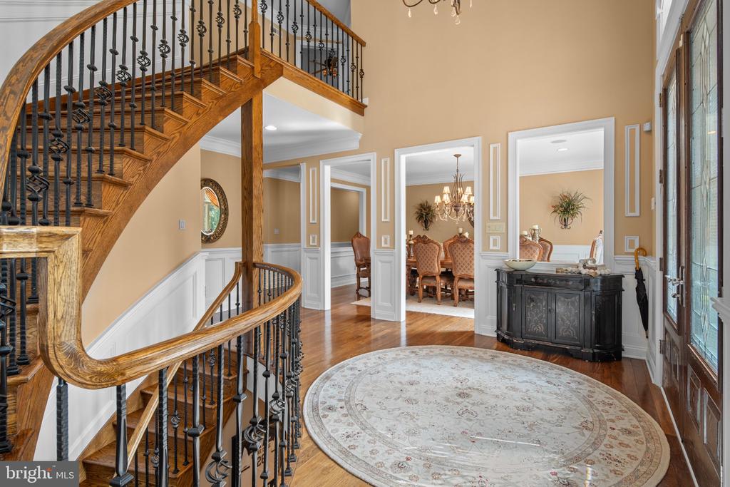 201 BLUE HERON COURT