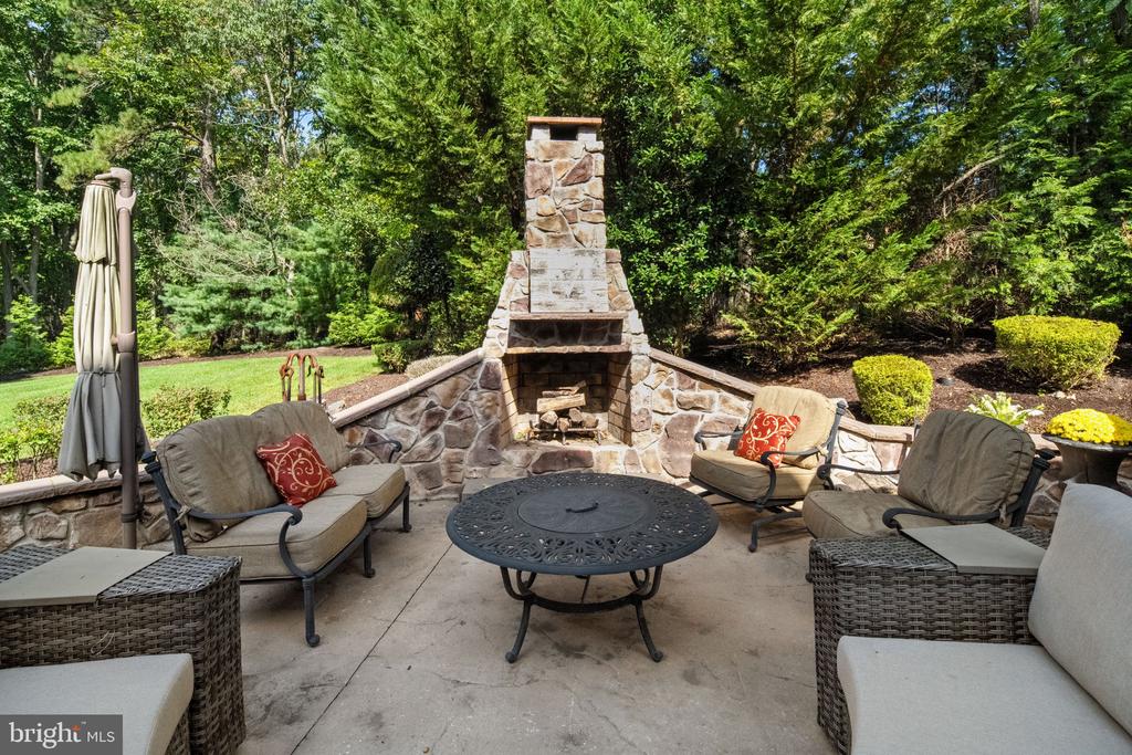201 BLUE HERON COURT