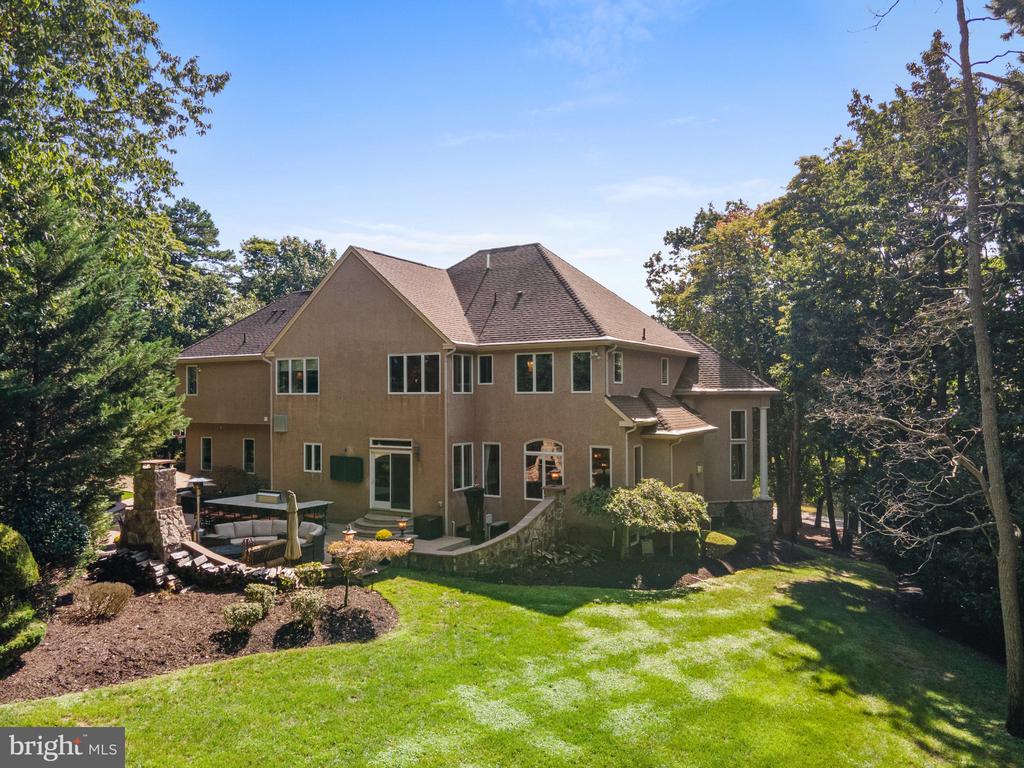 201 BLUE HERON COURT