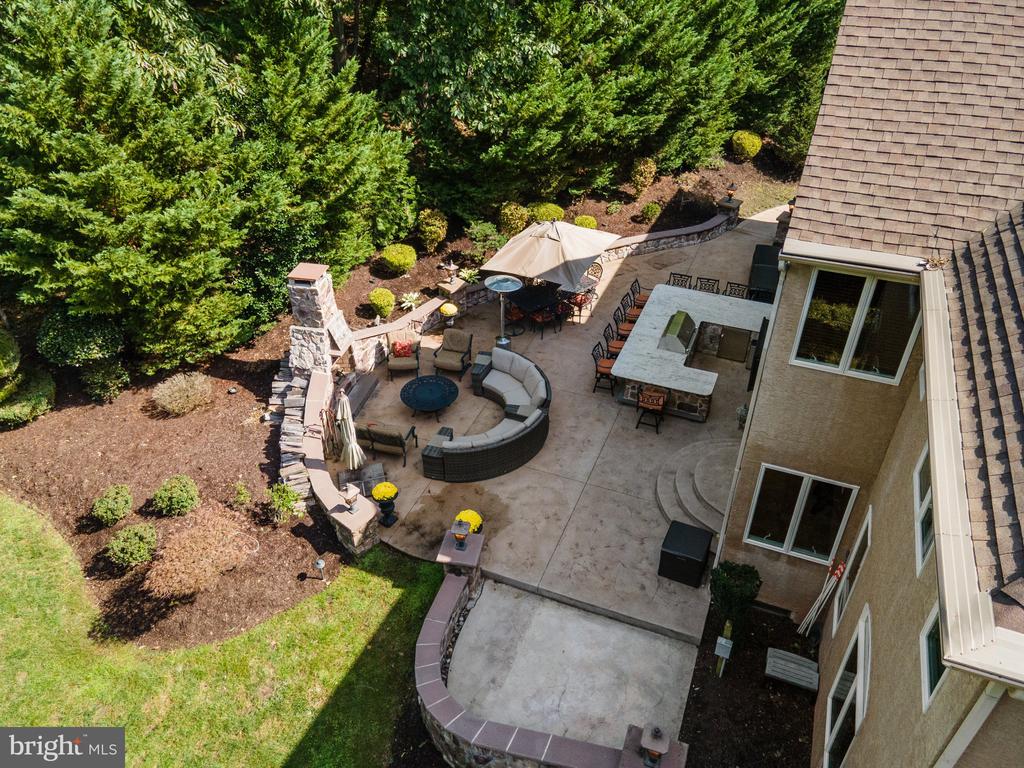 201 BLUE HERON COURT