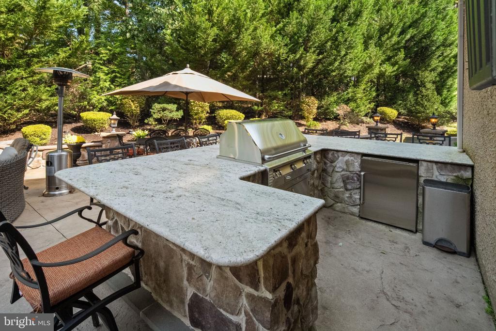 201 BLUE HERON COURT