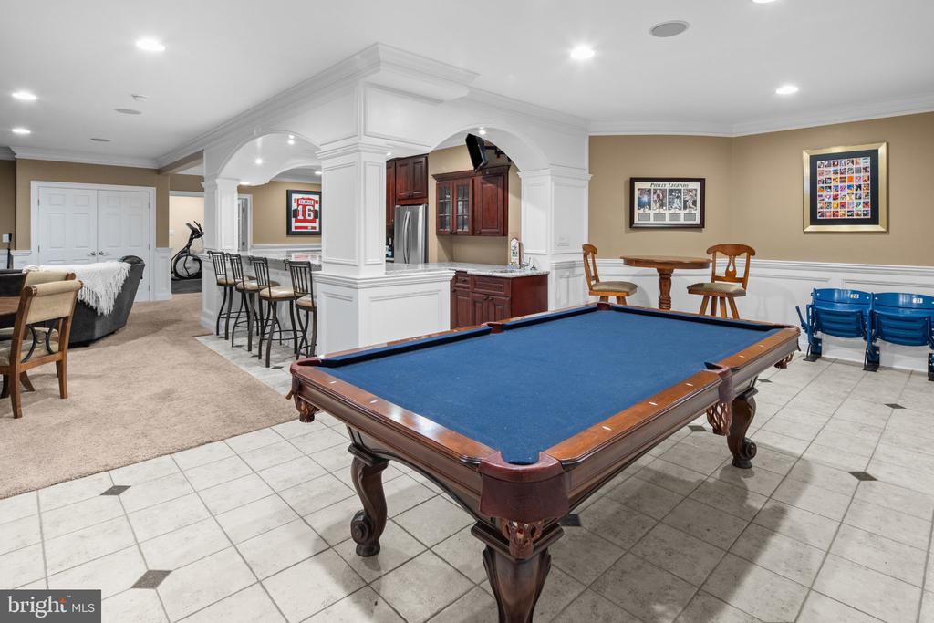 201 BLUE HERON COURT