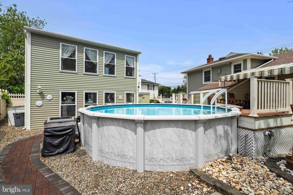 1400 FRANKLIN AVENUE