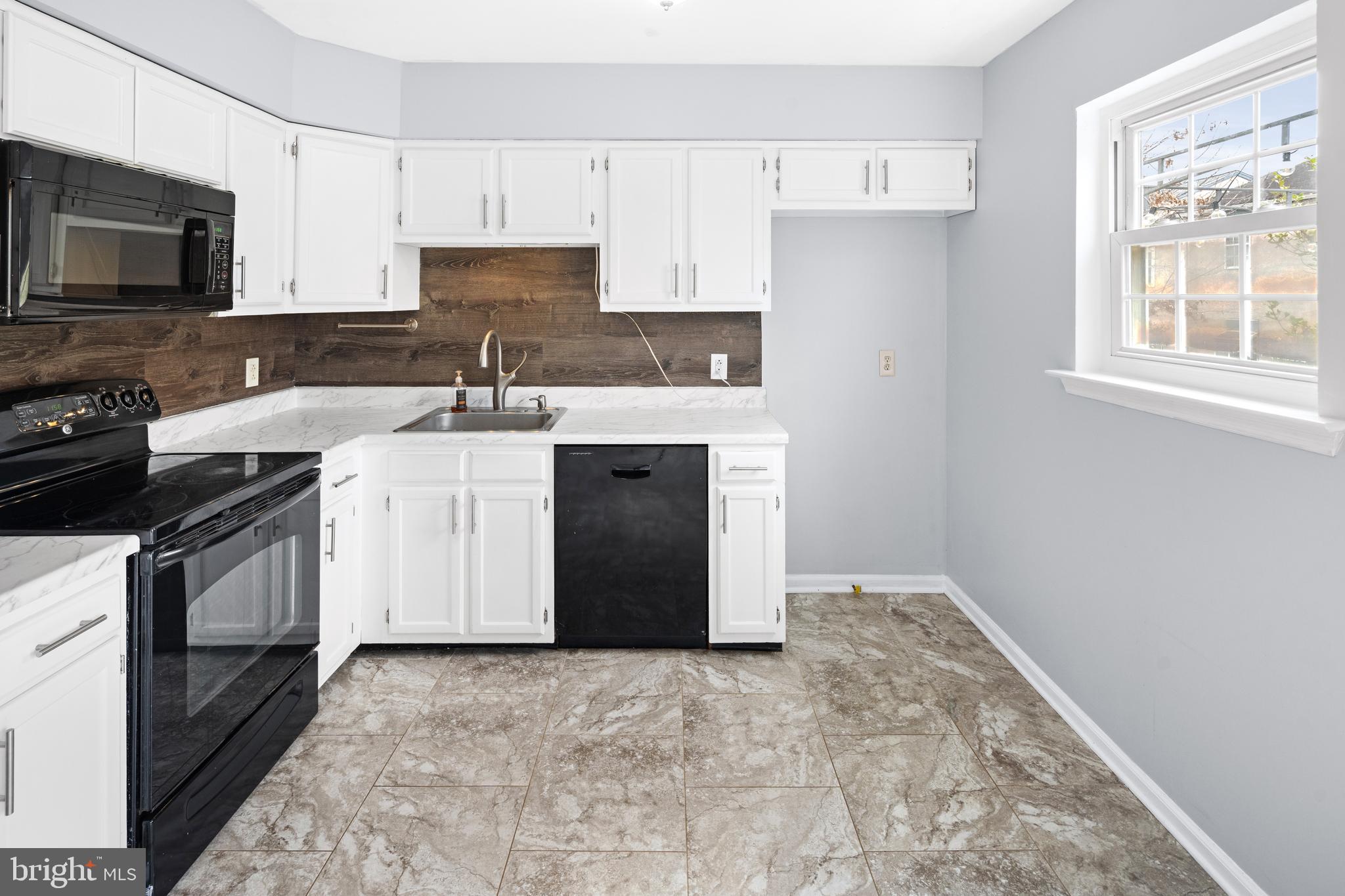 2802 WALNUT RIDGE ESTATE