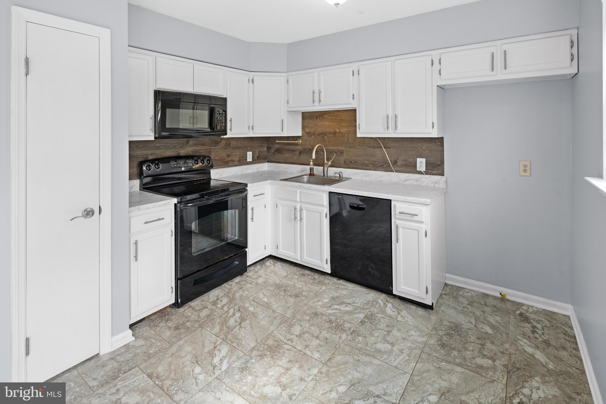 2802 WALNUT RIDGE ESTATE