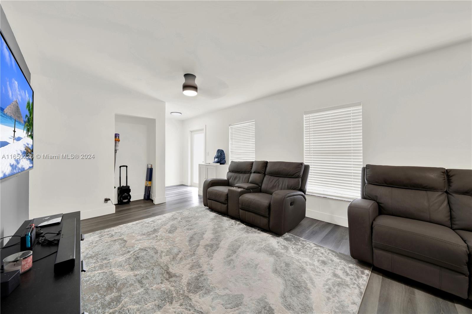 8030 NW 44th Ct