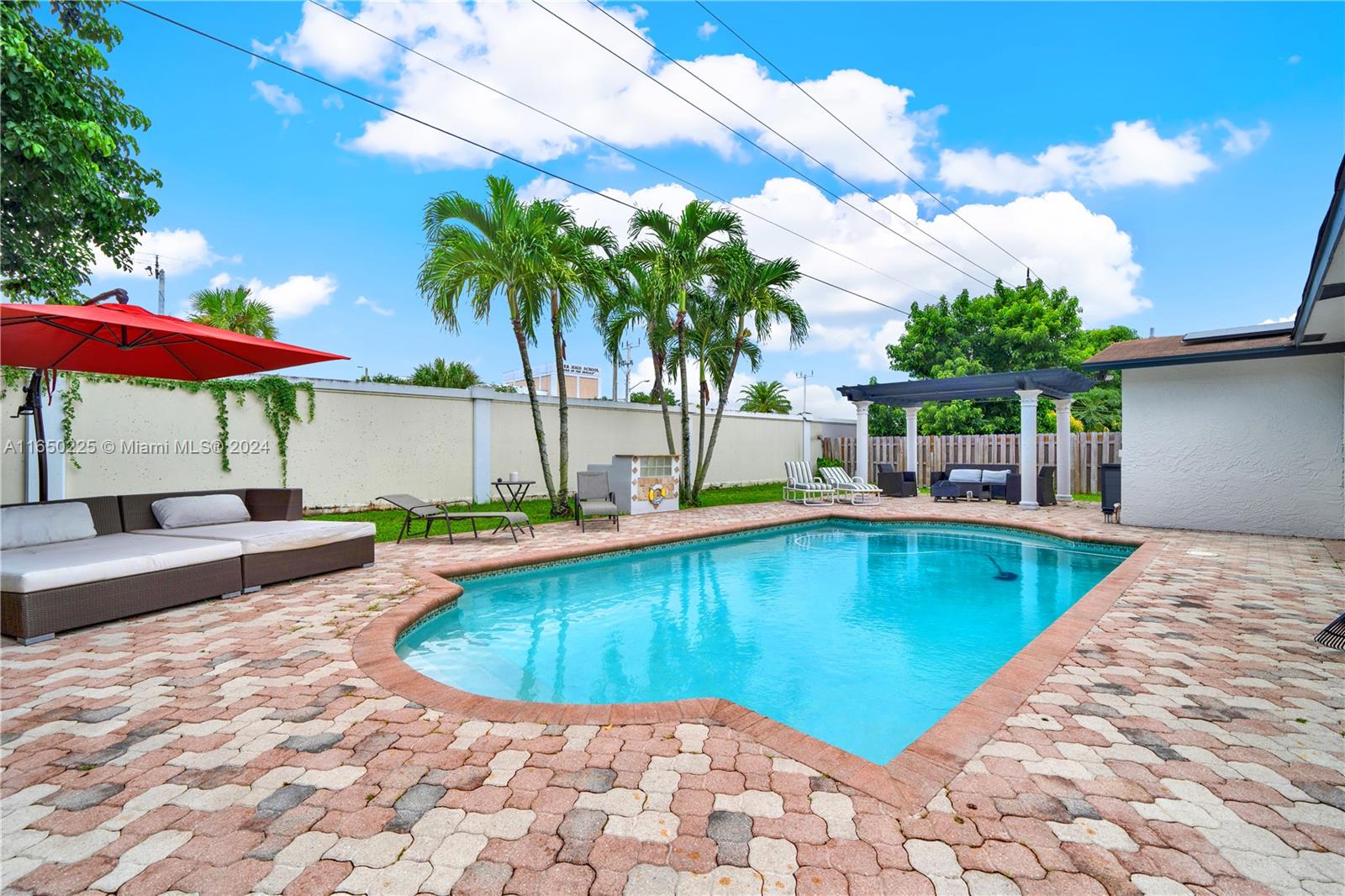 8030 NW 44th Ct