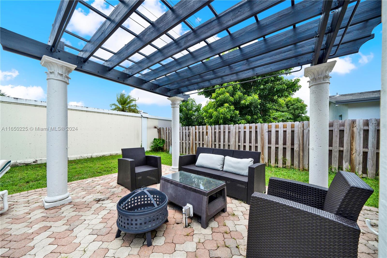 8030 NW 44th Ct