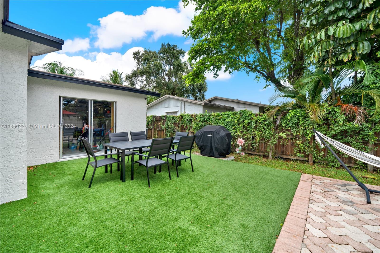 8030 NW 44th Ct