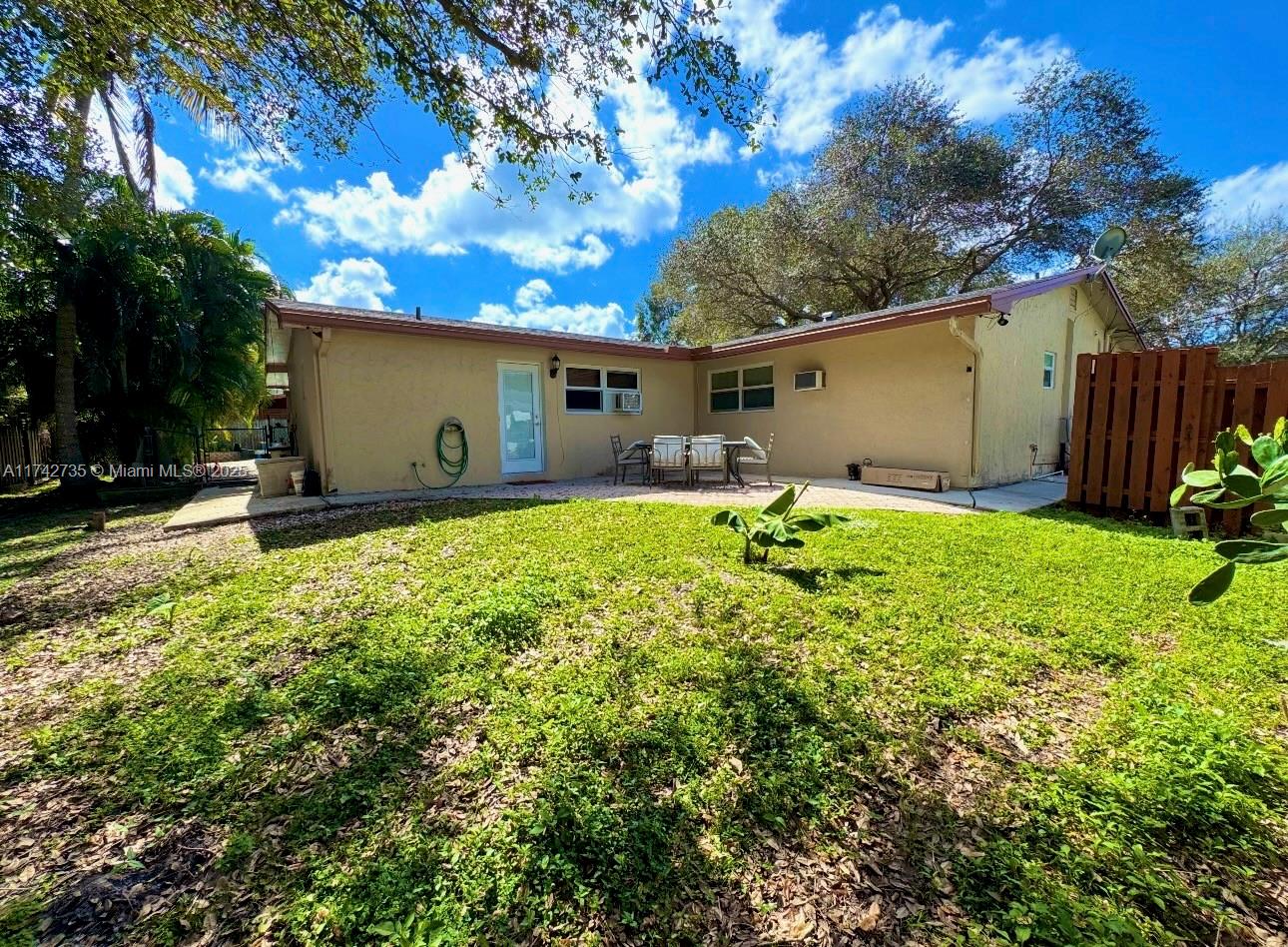 4728 SW 66th Ter