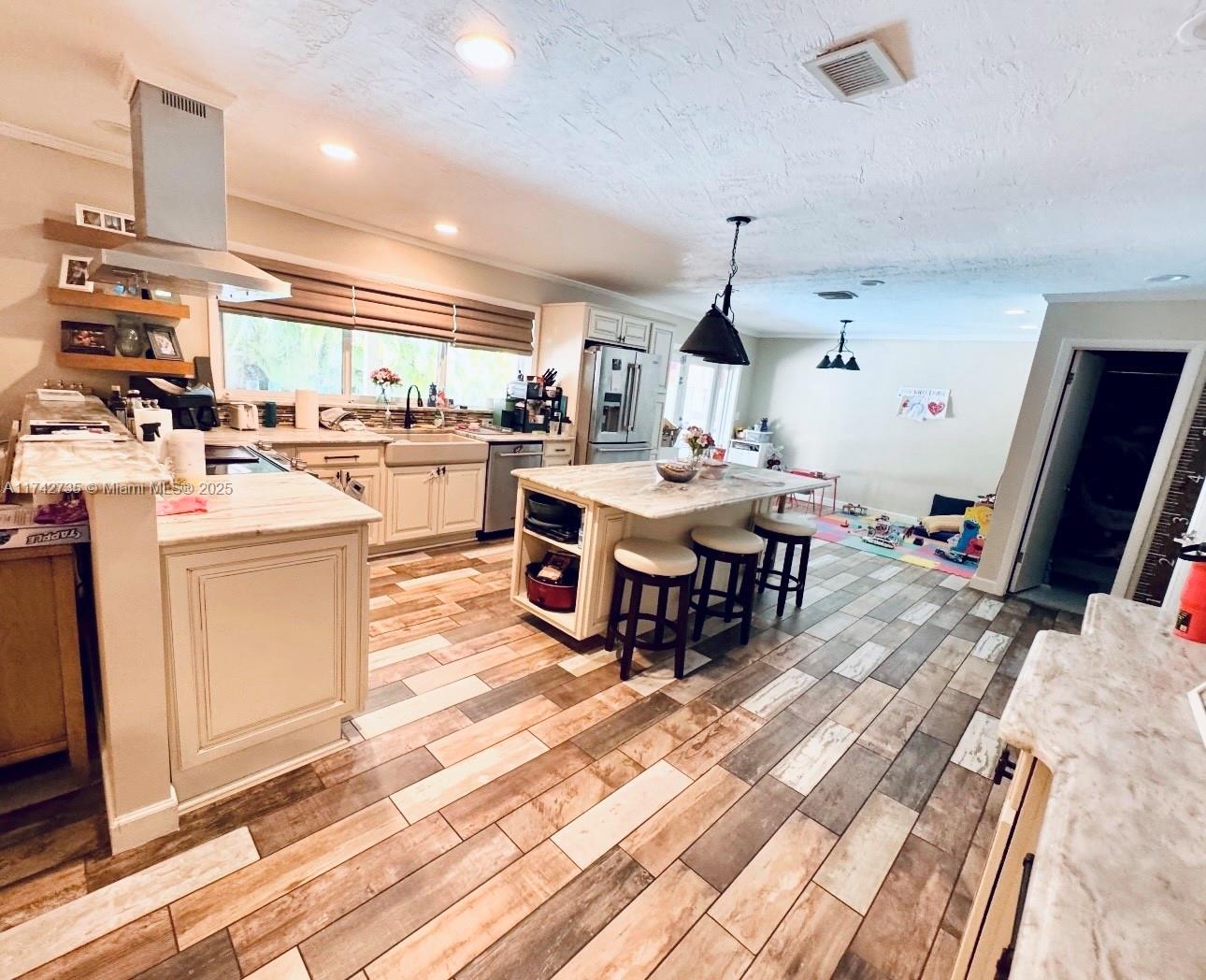 4728 SW 66th Ter