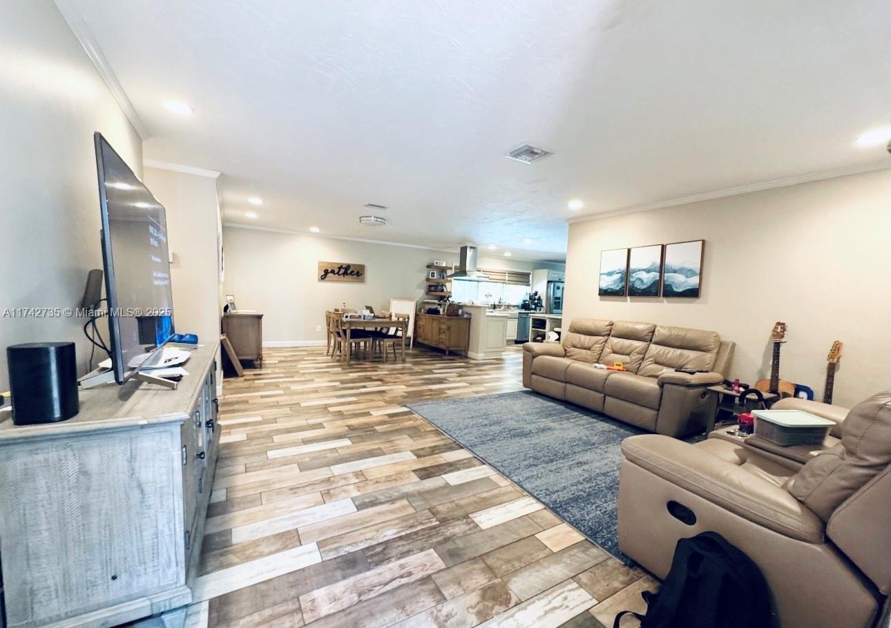 4728 SW 66th Ter