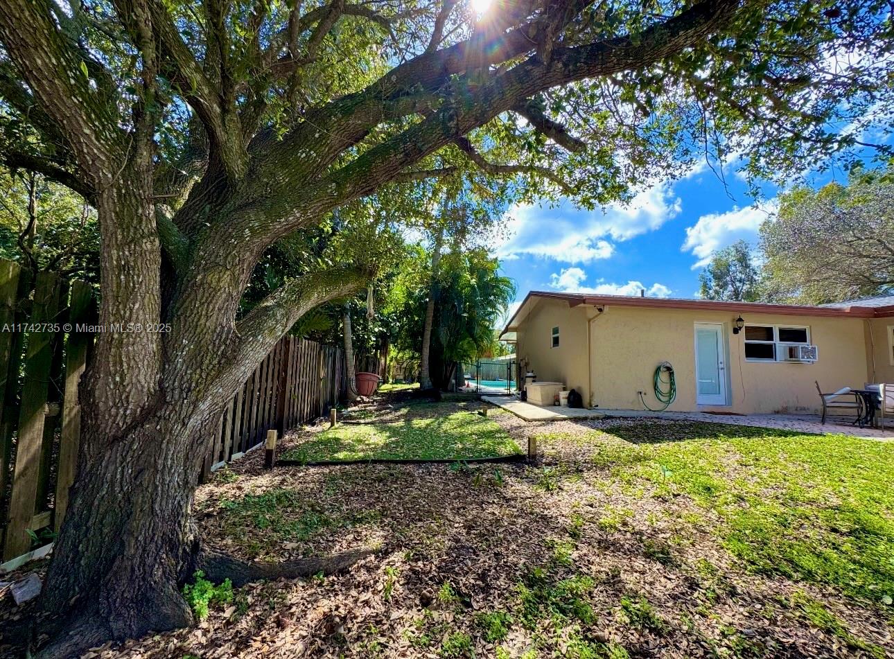 4728 SW 66th Ter