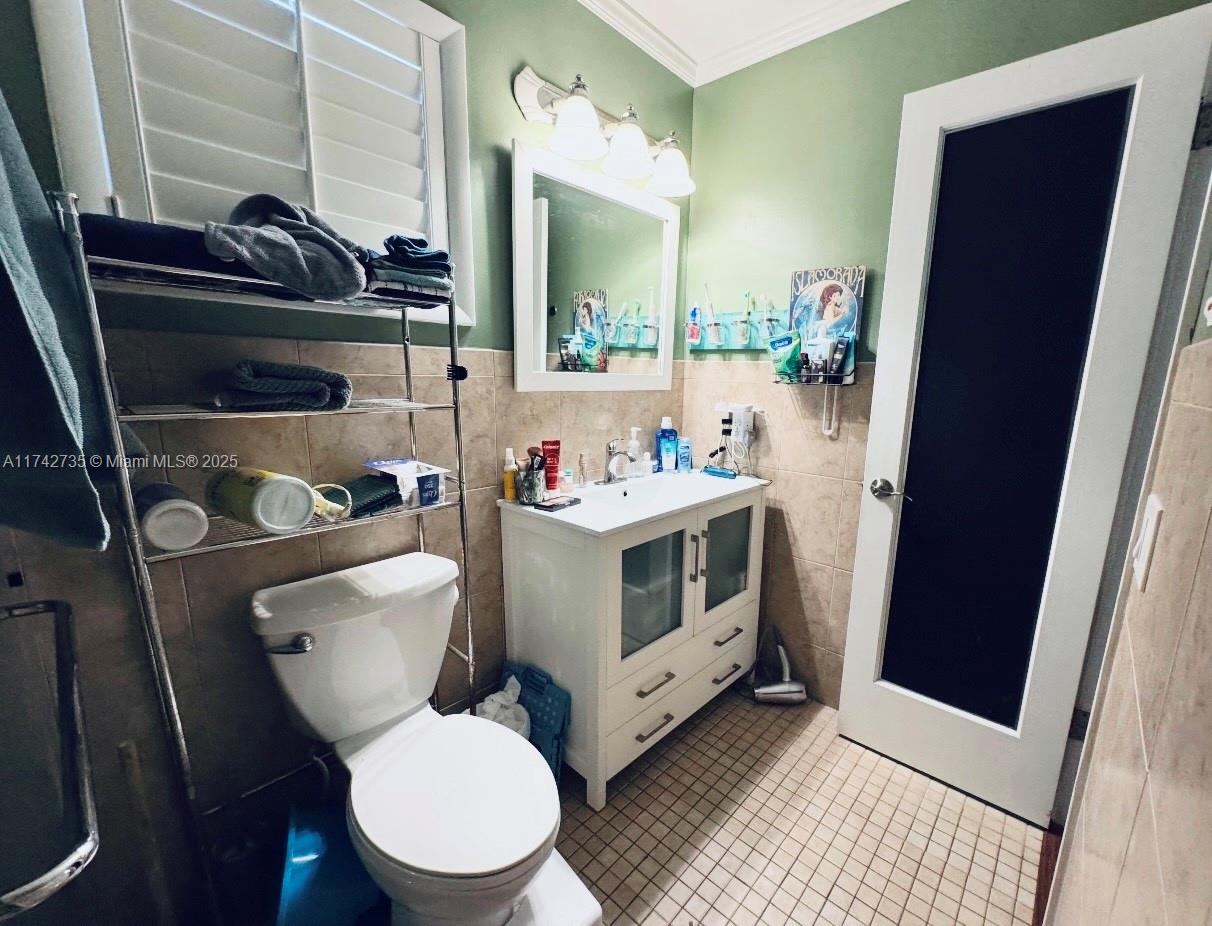 4728 SW 66th Ter