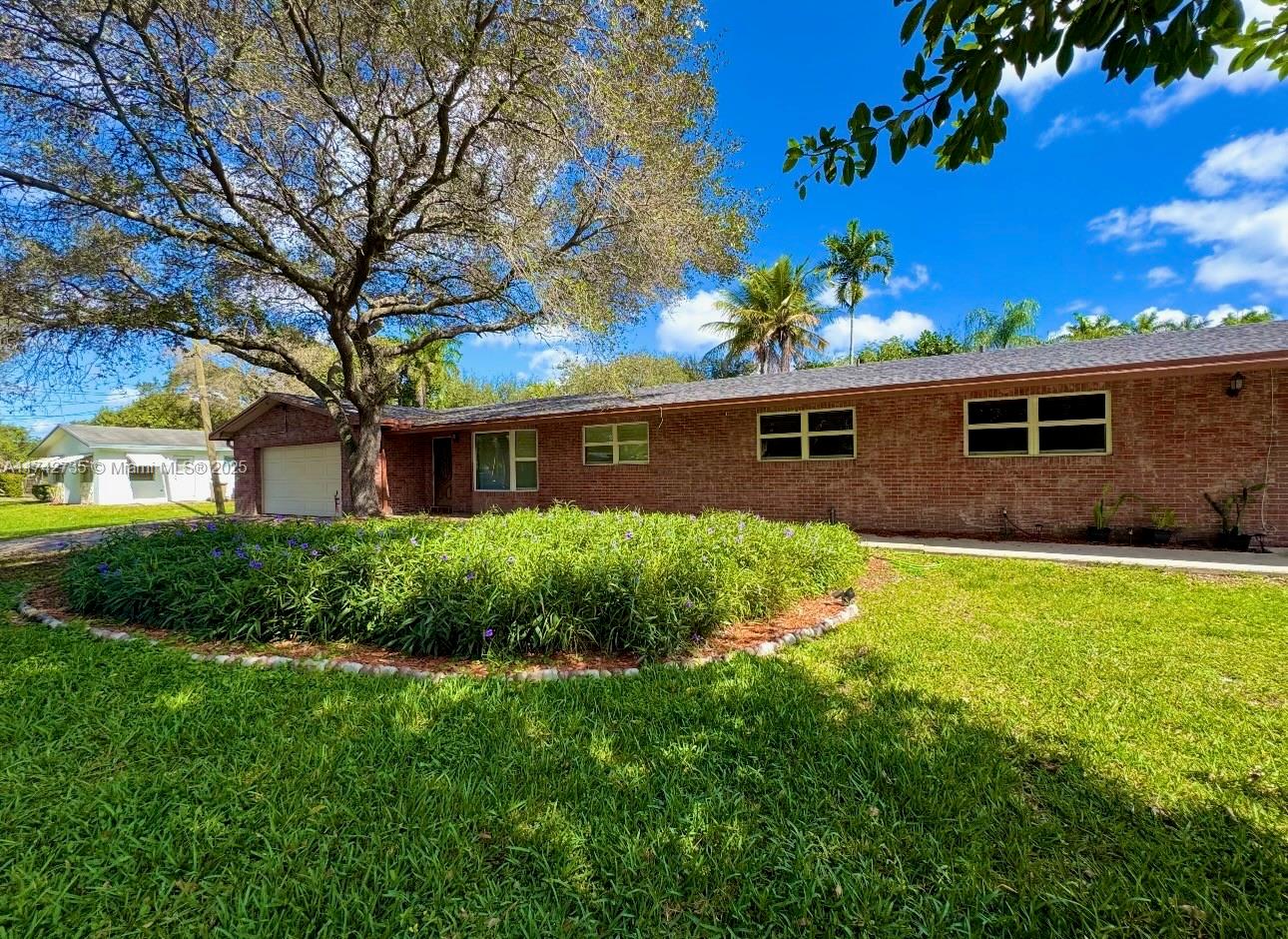 4728 SW 66th Ter