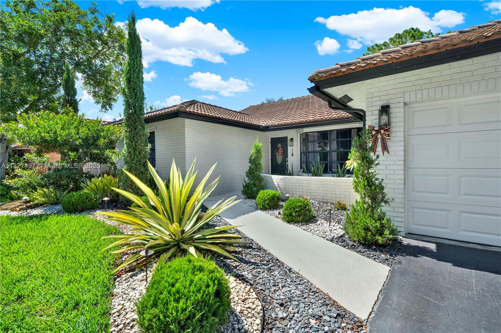 8525 NW 49th Dr