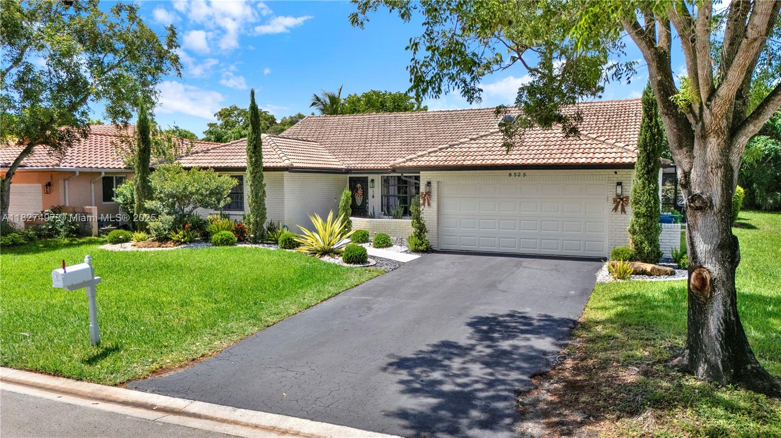 8525 NW 49th Dr