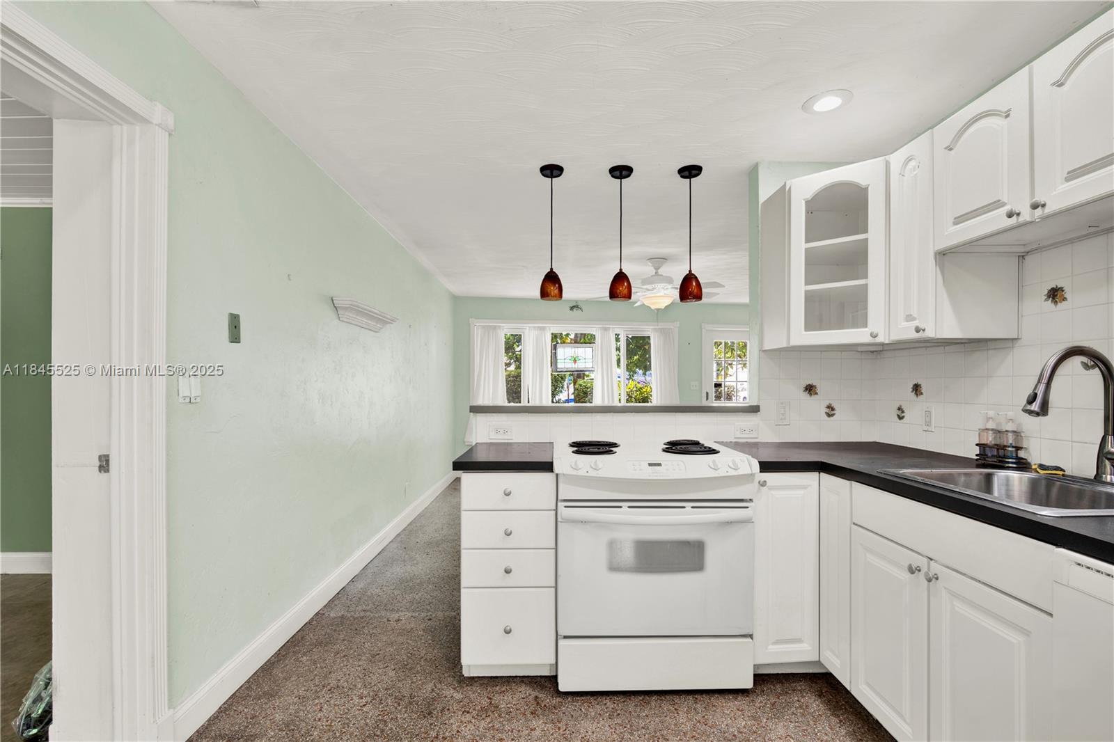 2421 NE 10th Ave