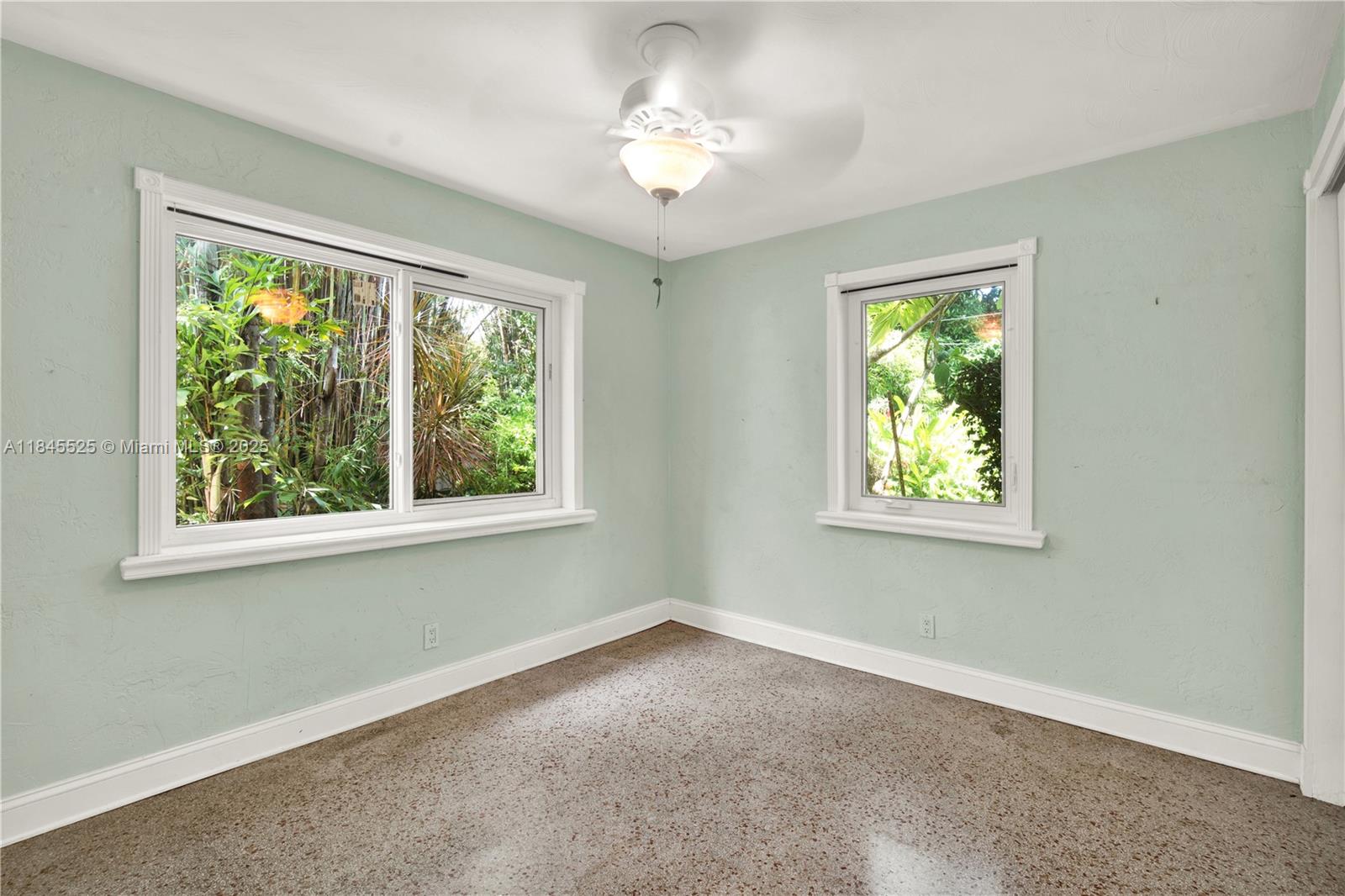 2421 NE 10th Ave
