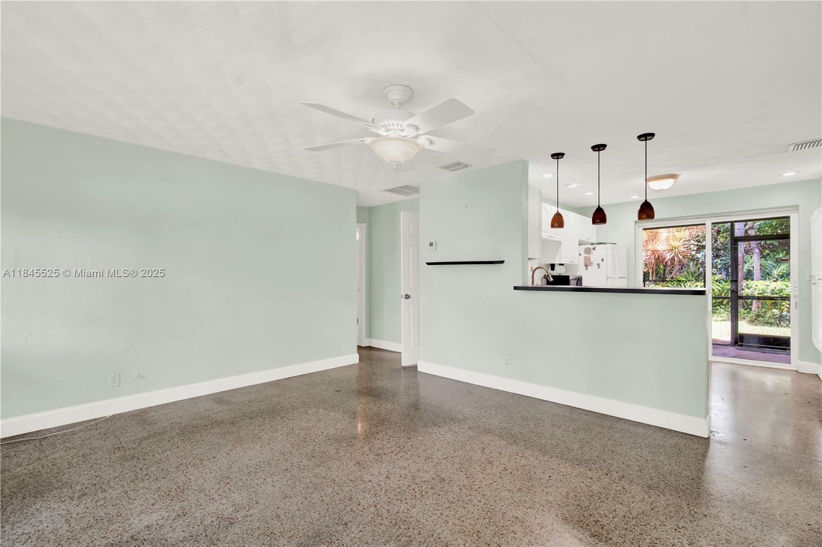 2421 NE 10th Ave