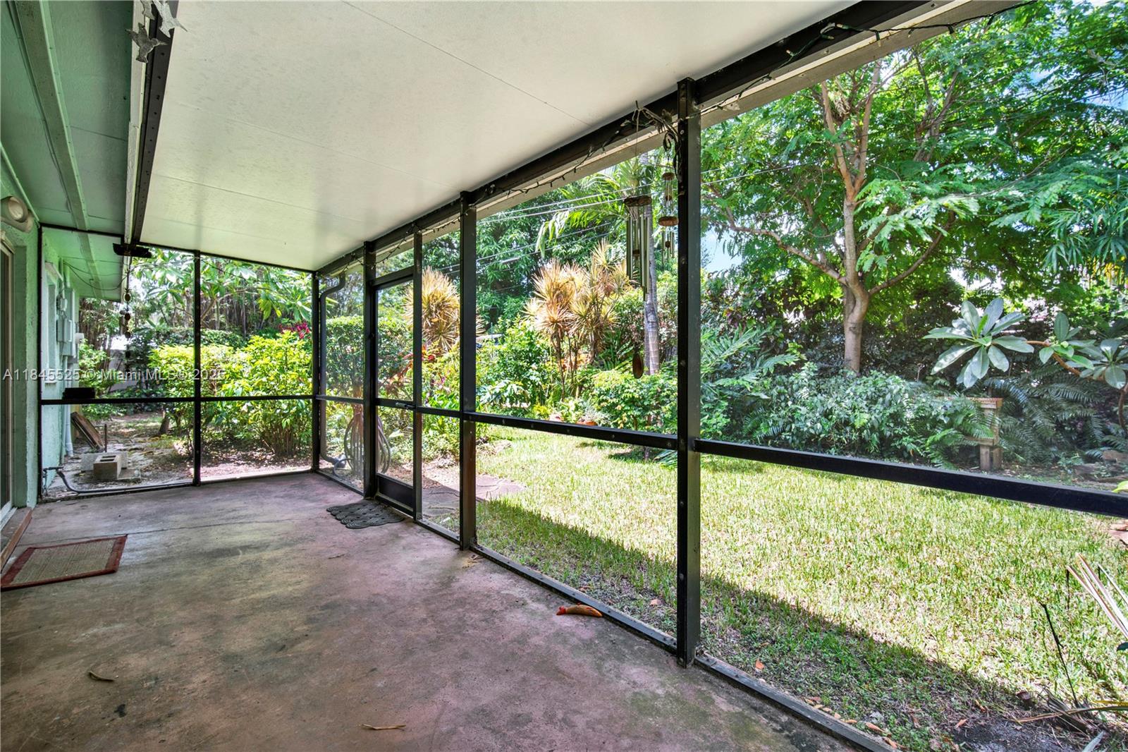 2421 NE 10th Ave