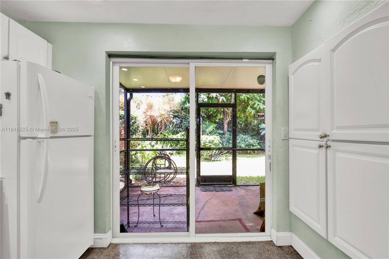 2421 NE 10th Ave