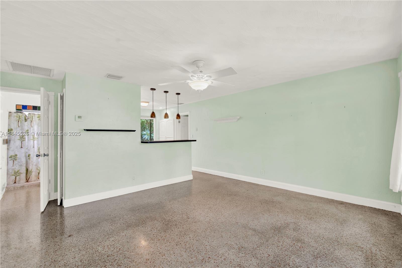 2421 NE 10th Ave