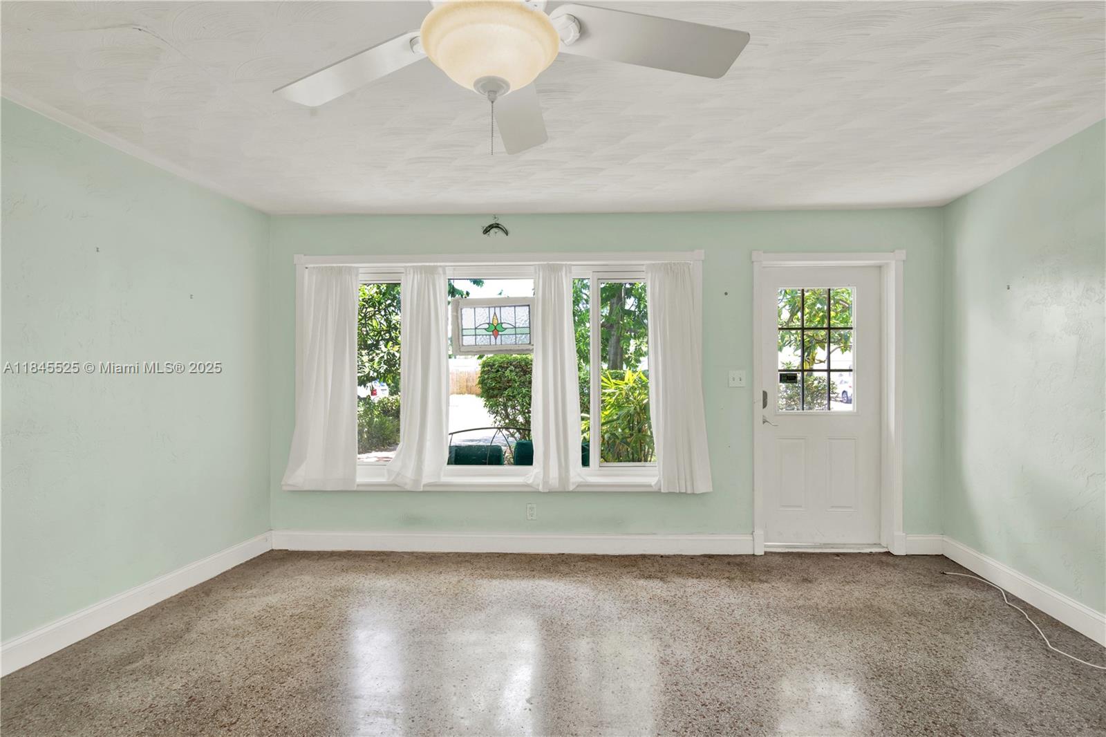 2421 NE 10th Ave