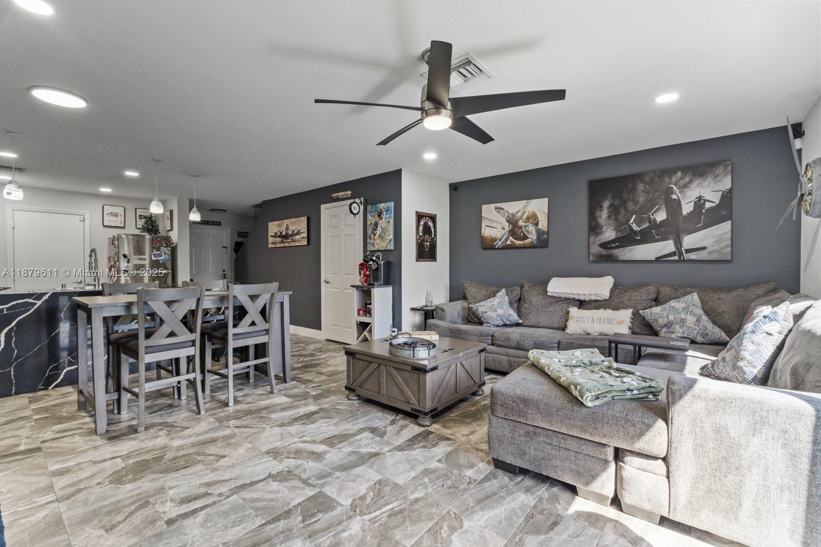8532 W Southgate Shores Cir