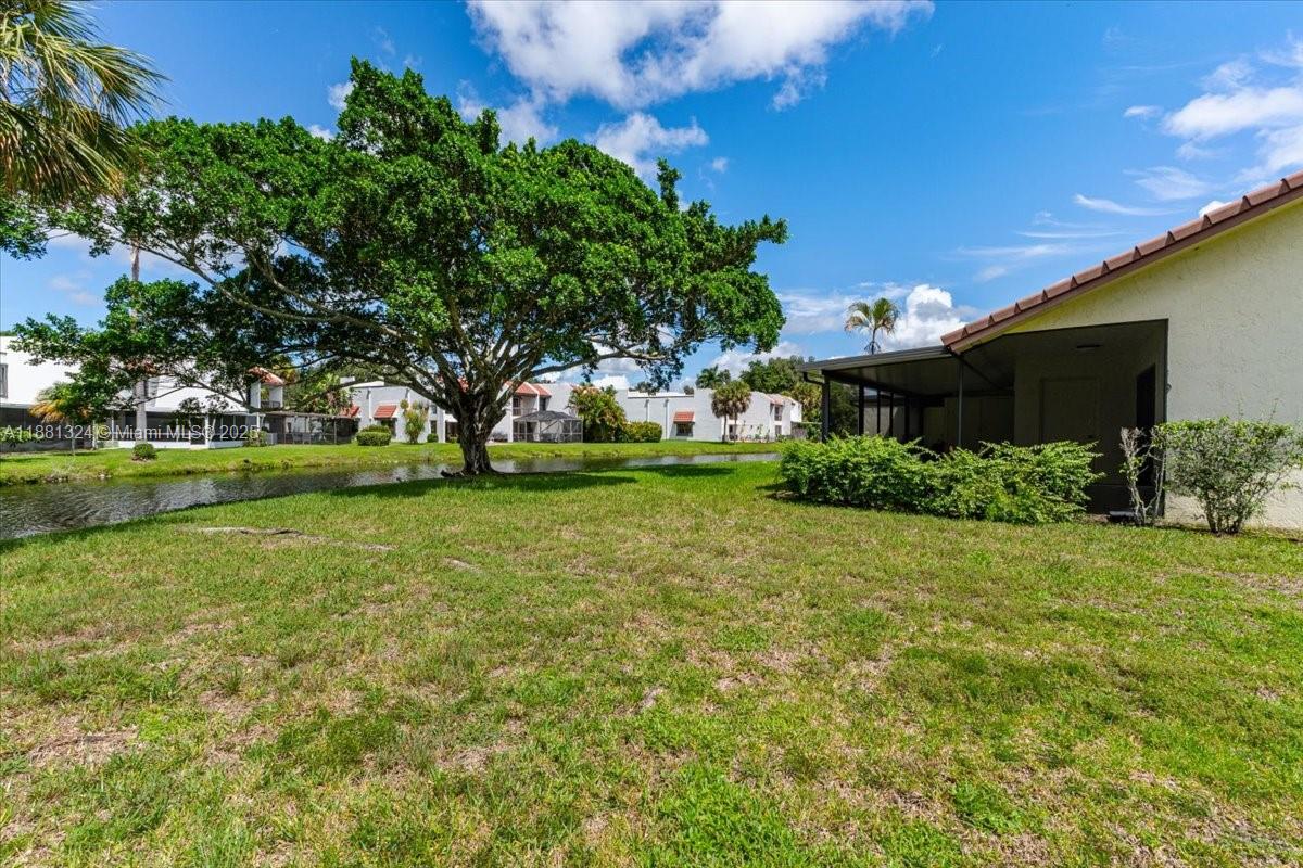 16273 Laurel Dr # 7