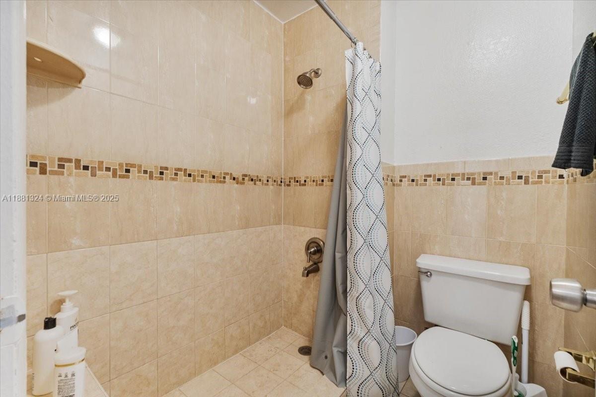16273 Laurel Dr # 7