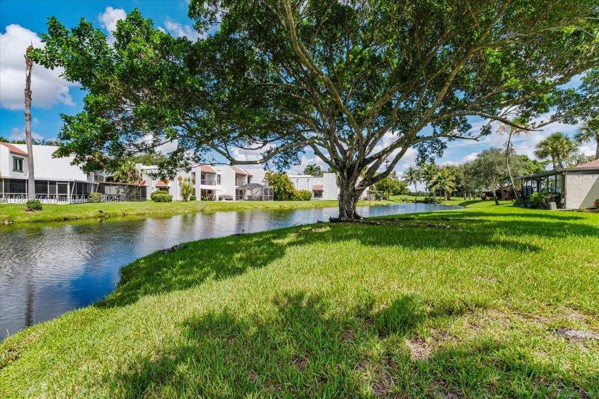 16273 Laurel Dr # 7