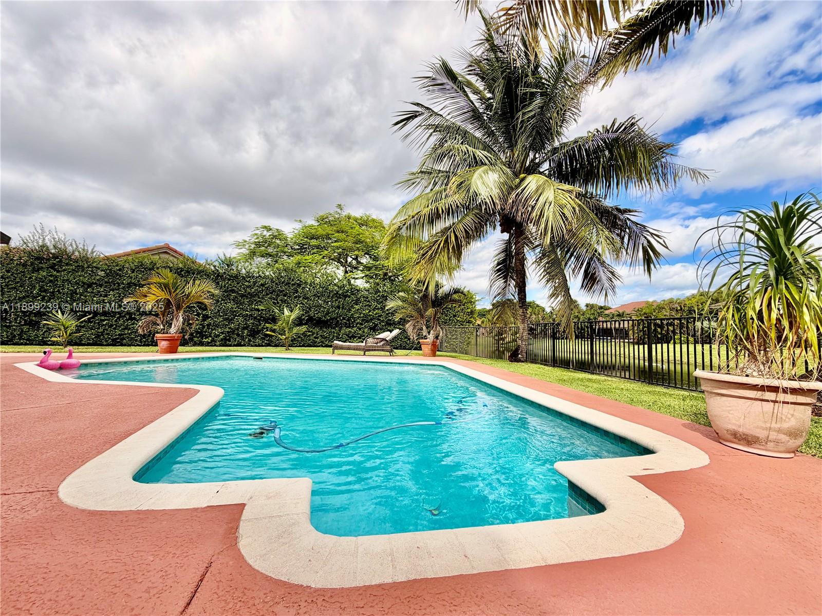 542 NW 39th Ter, Deerfield Beach