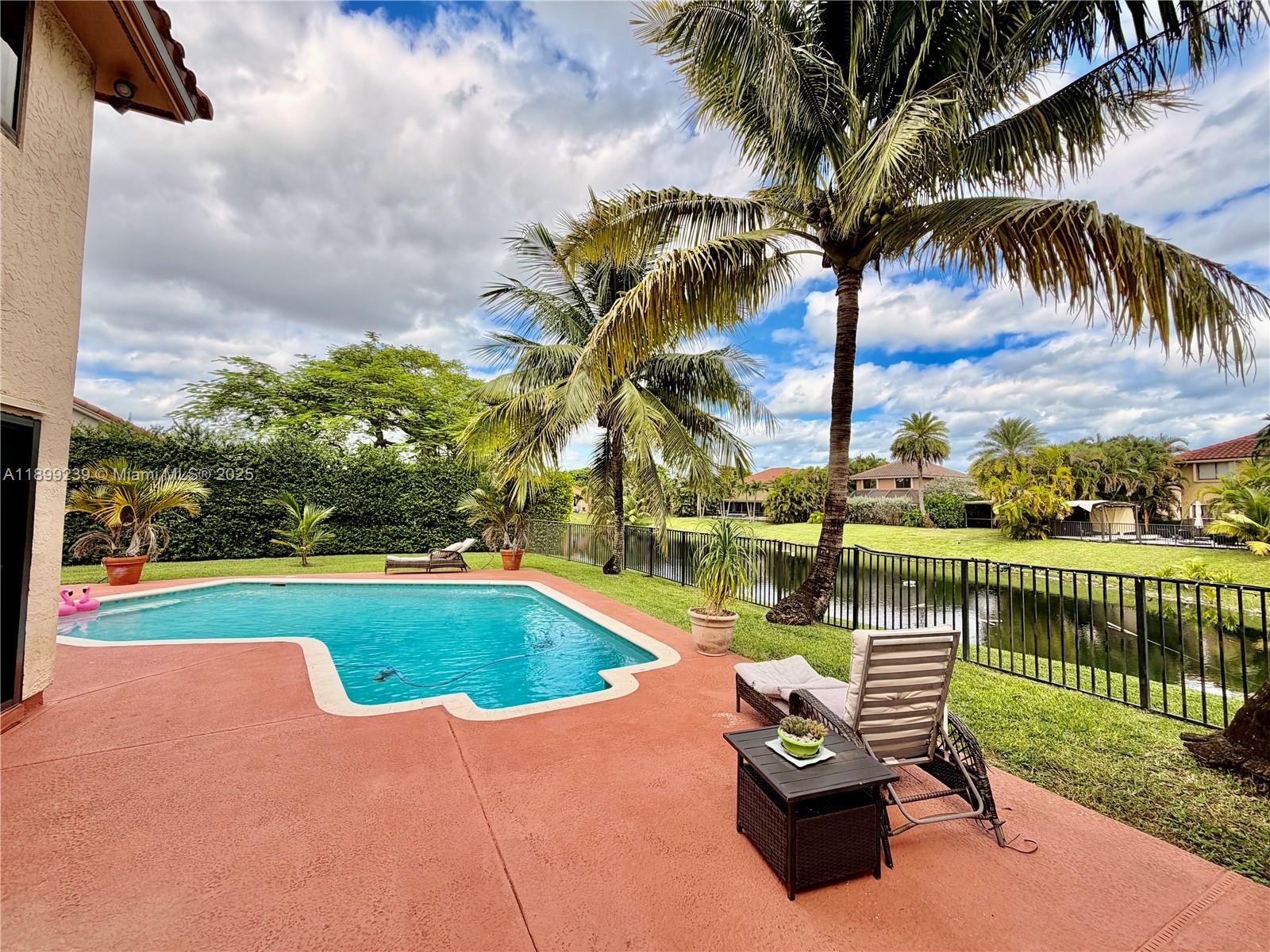 542 NW 39th Ter, Deerfield Beach