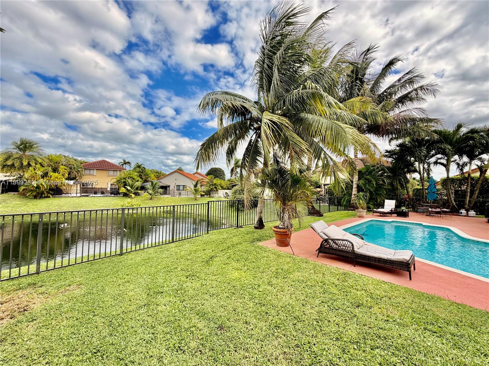 542 NW 39th Ter, Deerfield Beach