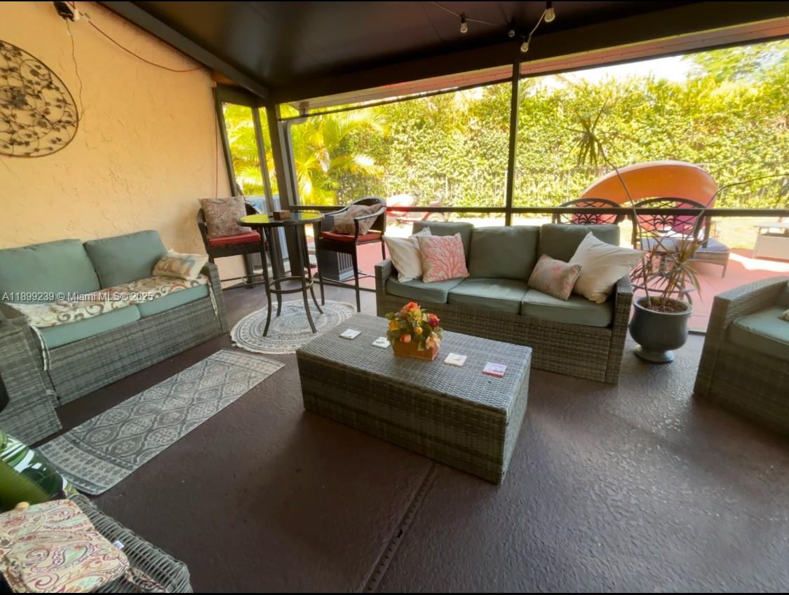 542 NW 39th Ter, Deerfield Beach