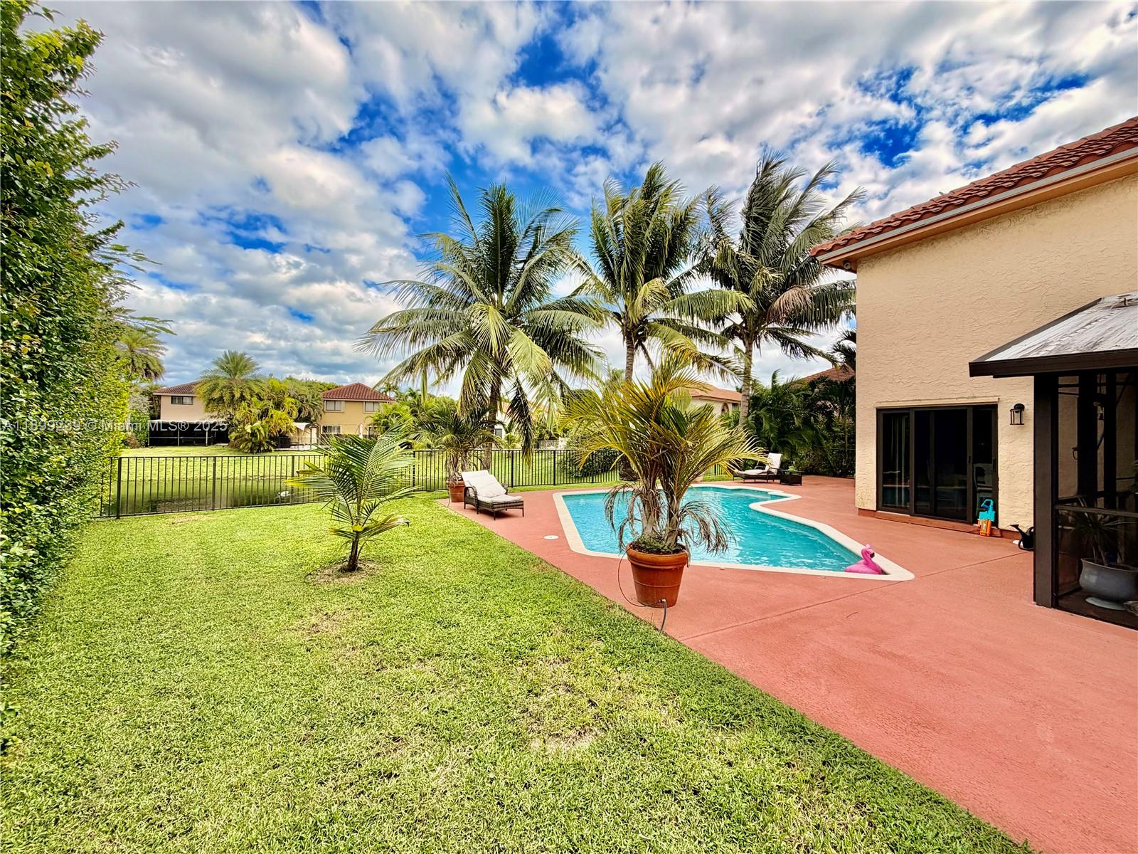 542 NW 39th Ter, Deerfield Beach