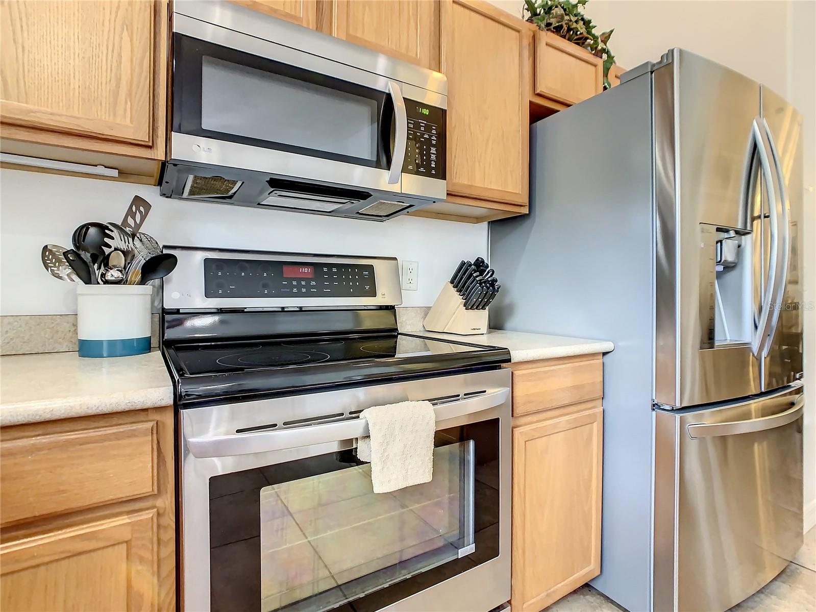 3035 SAMOSA HILL CIR