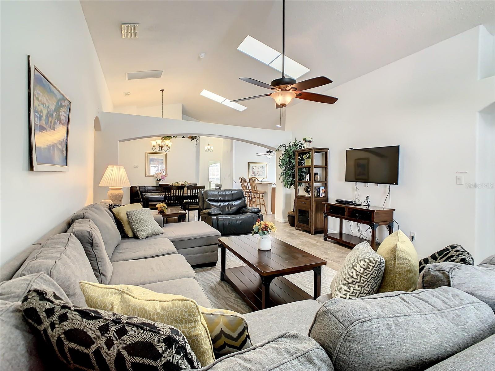 3035 SAMOSA HILL CIR