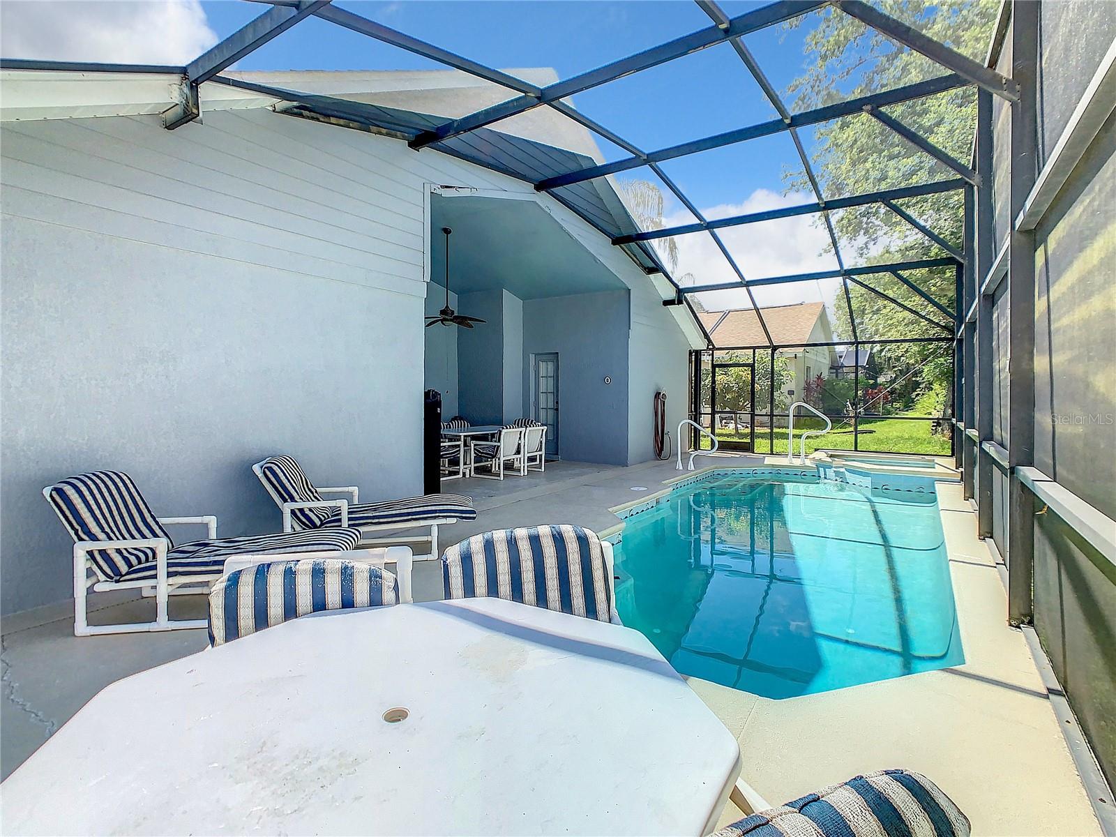 3035 SAMOSA HILL CIR