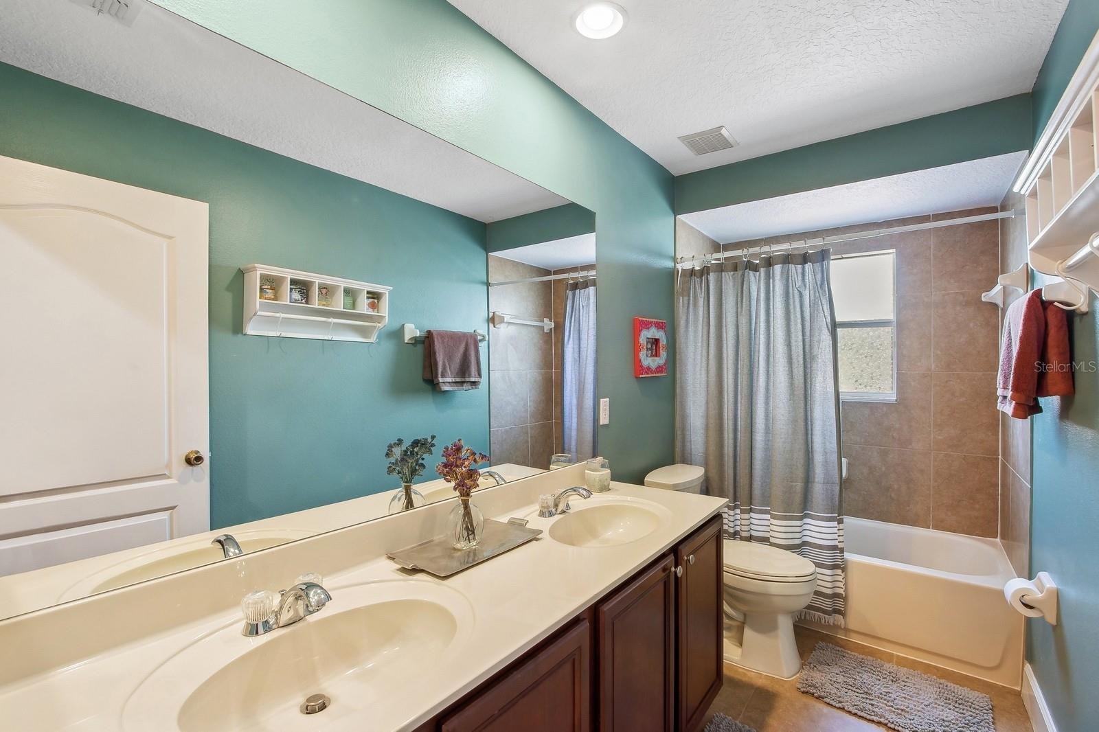 3520 RAMBLING OAKS LN