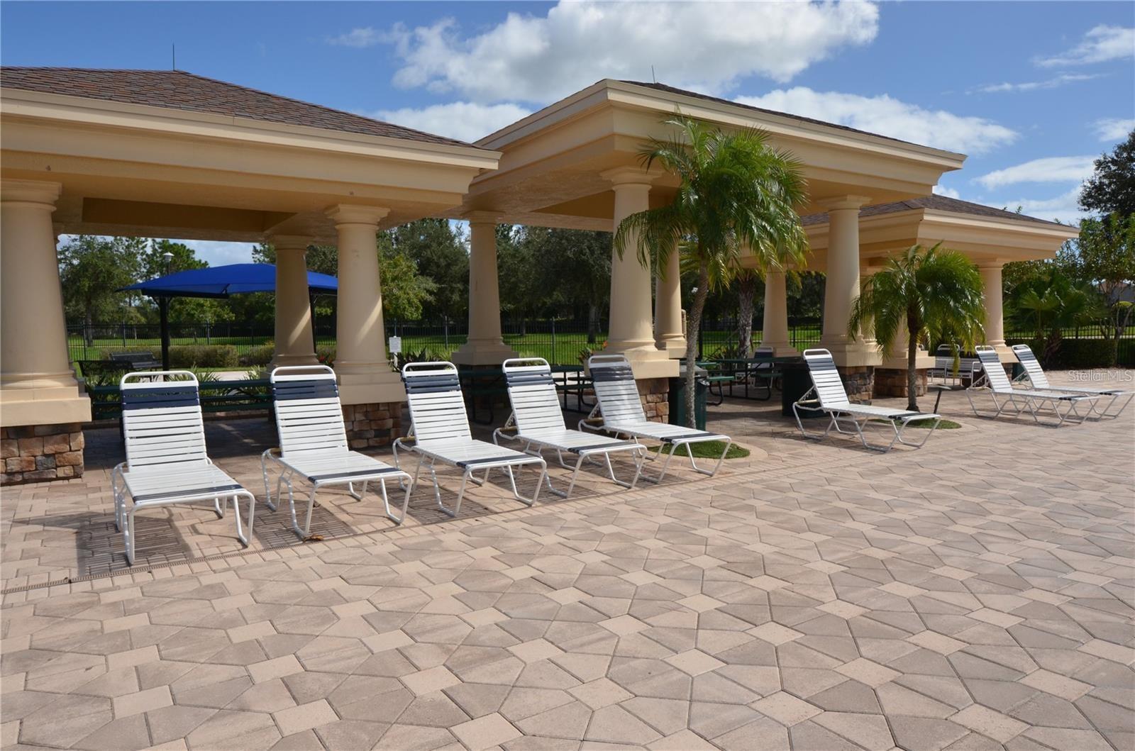 3520 RAMBLING OAKS LN