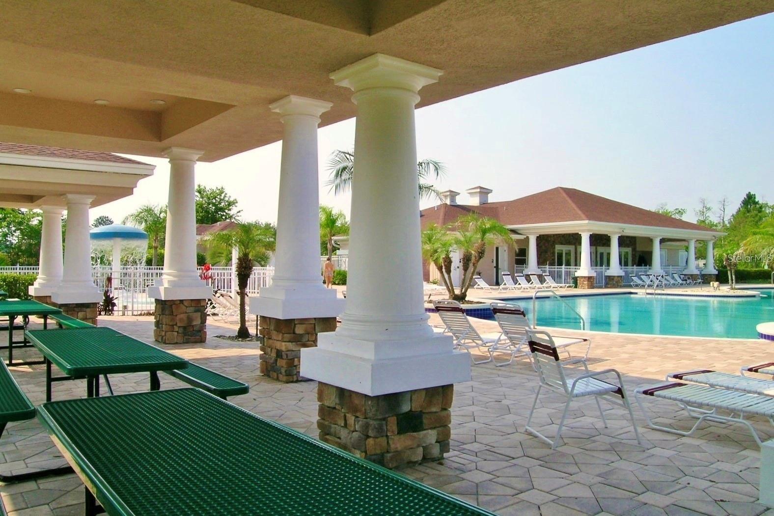 3520 RAMBLING OAKS LN