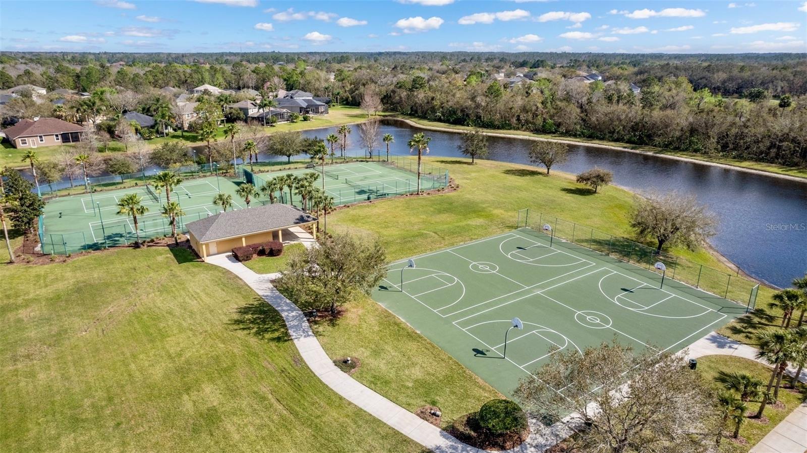 3520 RAMBLING OAKS LN