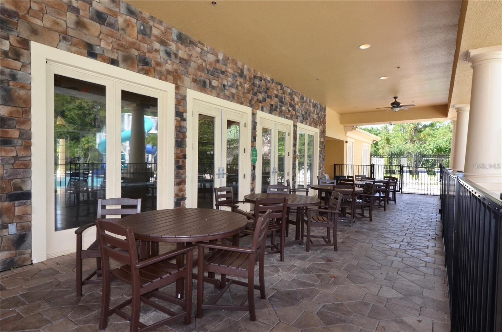 3520 RAMBLING OAKS LN