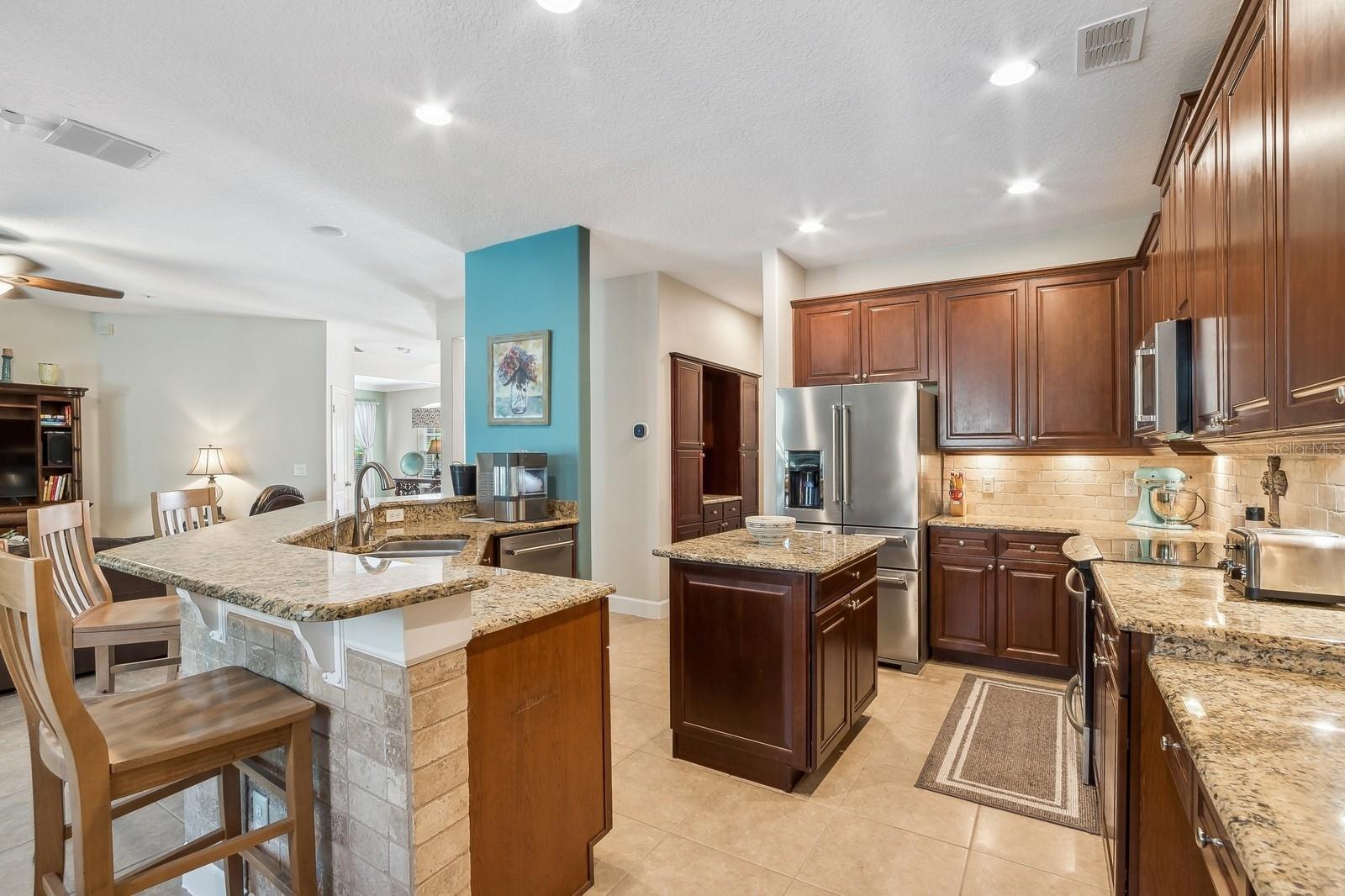 3520 RAMBLING OAKS LN