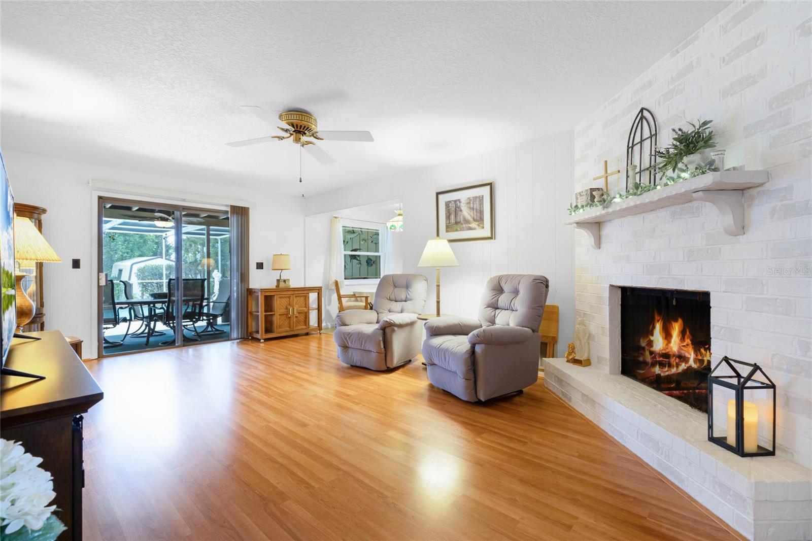 1315 N SHADOW RIDGE DR