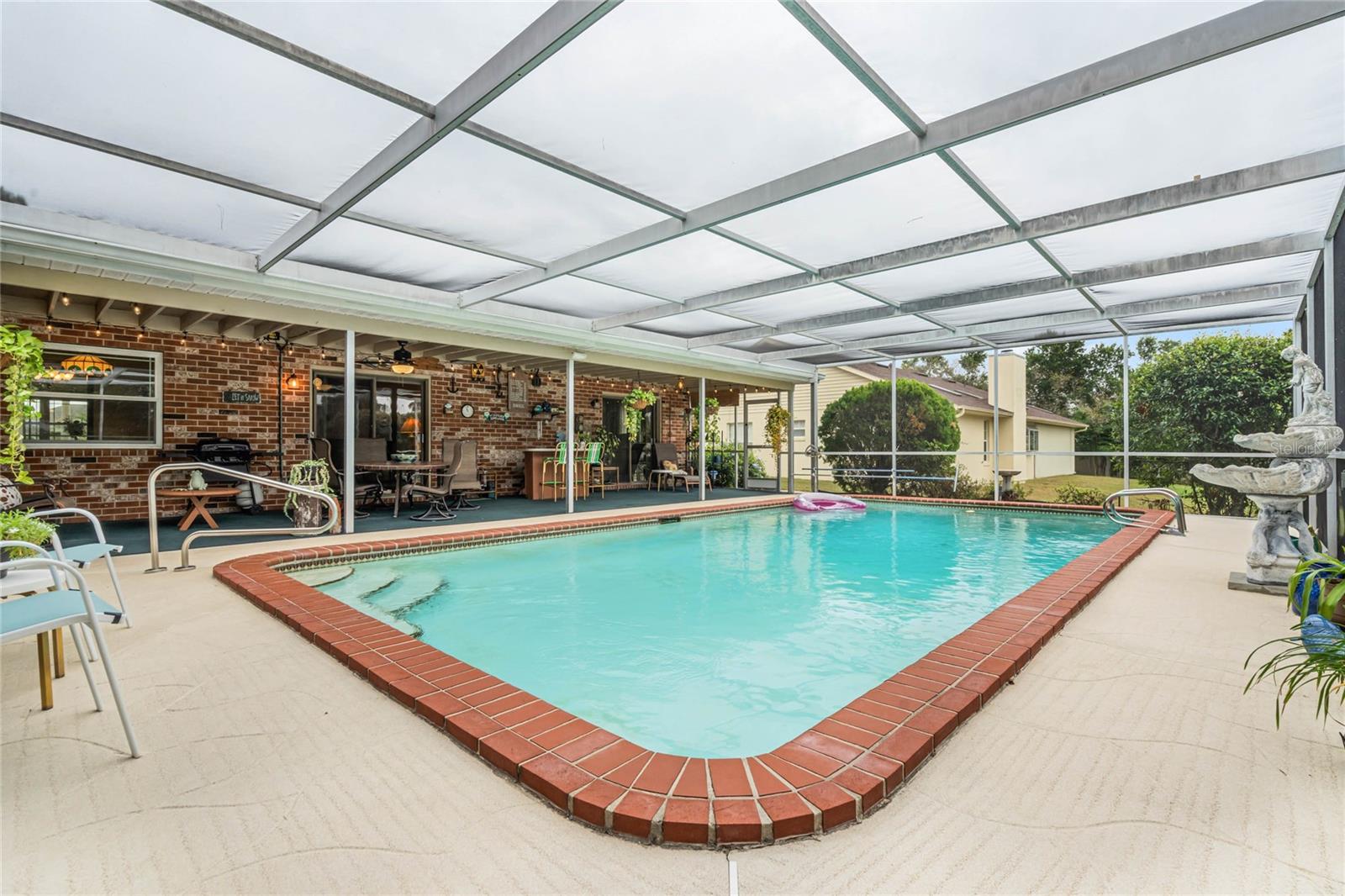 1315 N SHADOW RIDGE DR