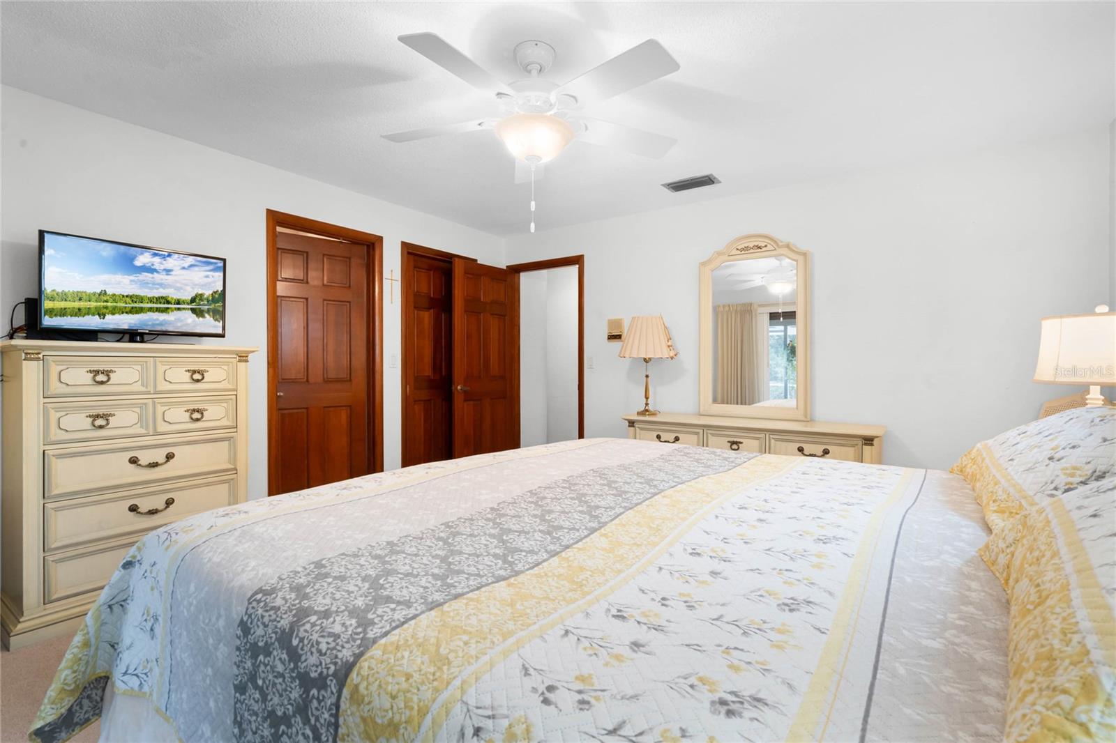 1315 N SHADOW RIDGE DR